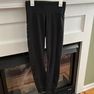 Nike Small High Waisted Athletic Leggings in Black